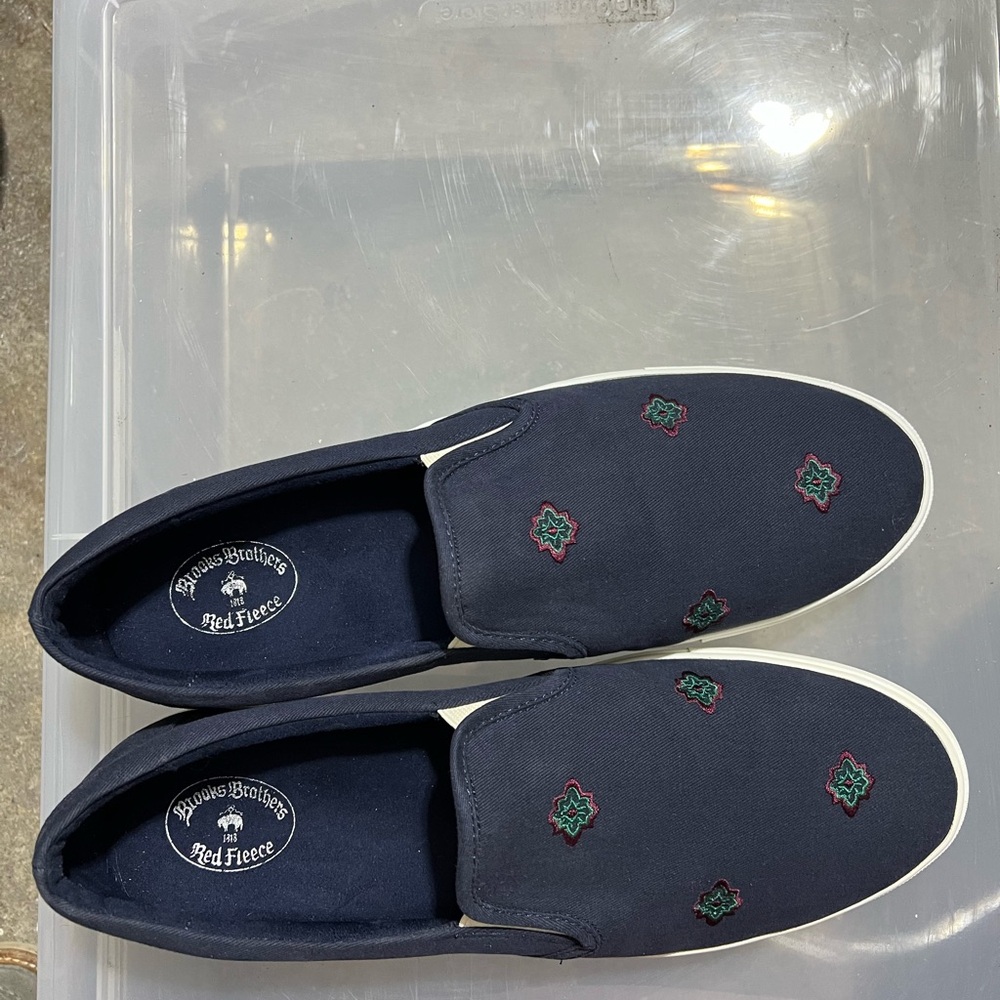 New in Box- Brooks Brothers Embroidered Navy Loafers
